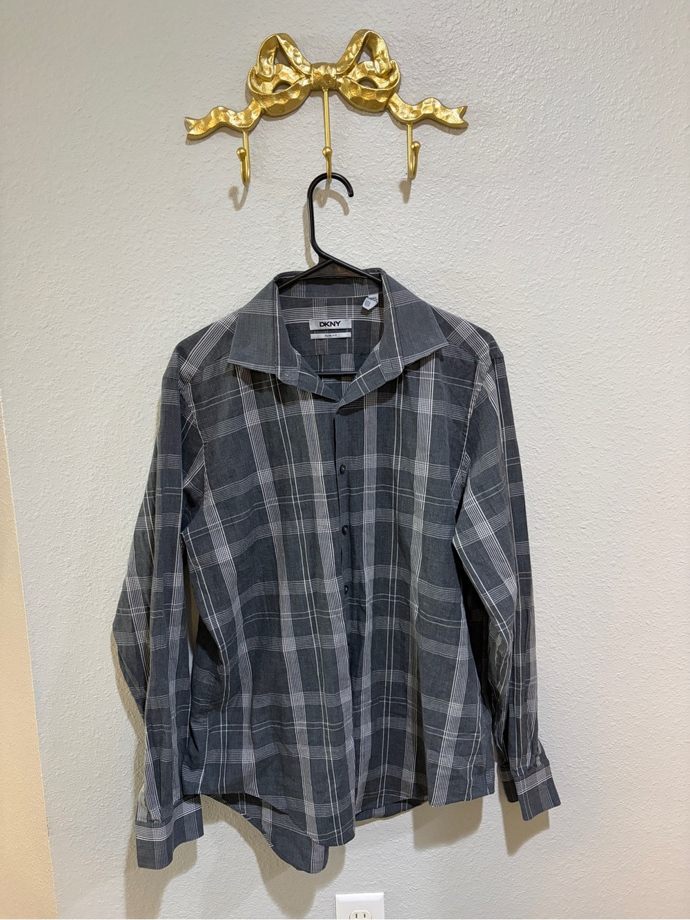 DKNY Men's Black and Gray Plaid Long-Sleeve Button-Up Shirt